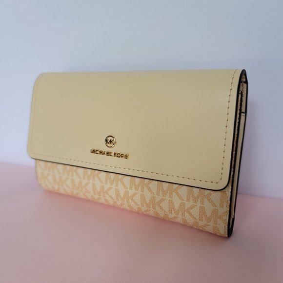 MICHAEL KORS Jet Set Charm Signature Colorblock LG Flap Phone Wristlet/Wallet ⭐ - Picture 5 of 16